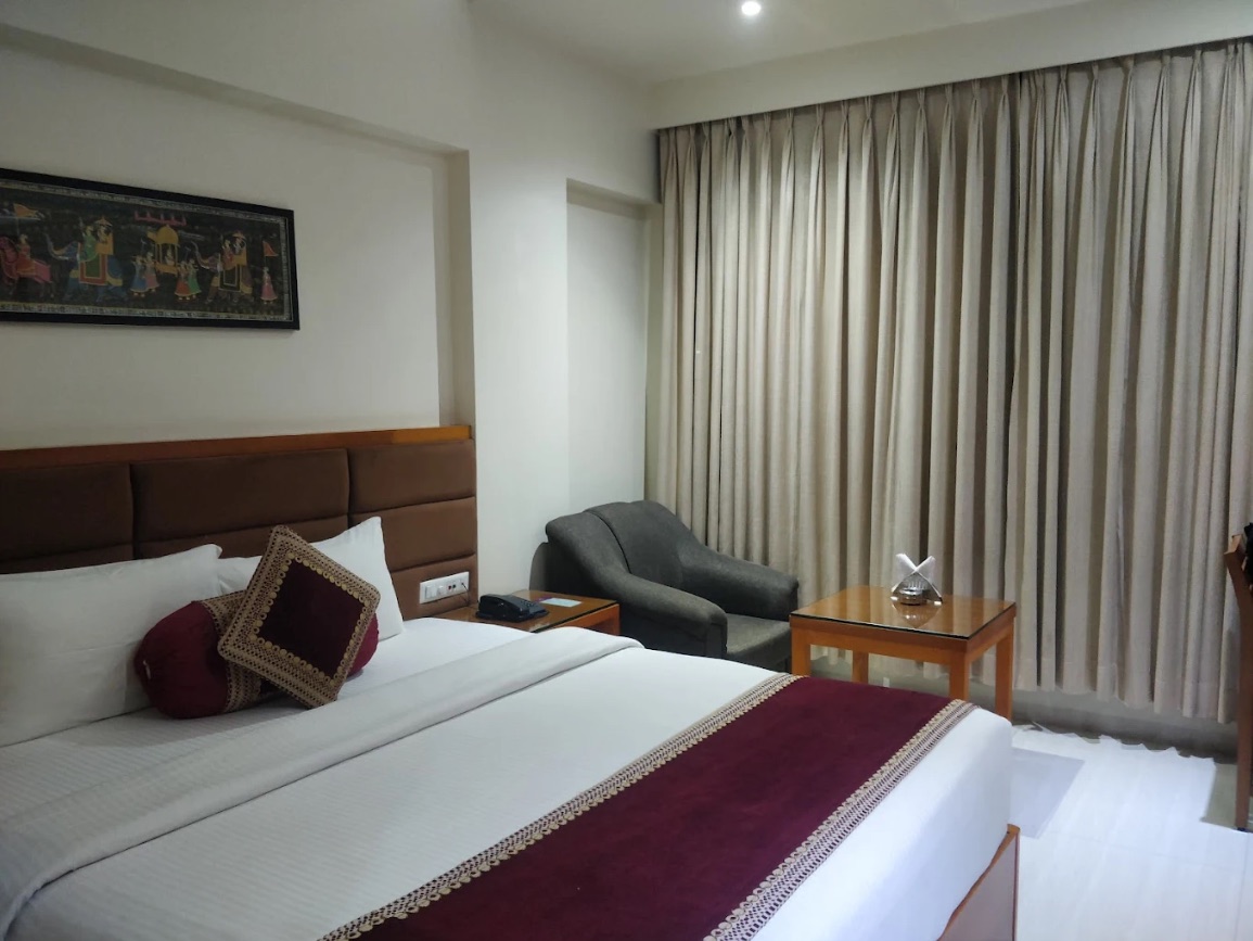 Deluxe room with king bed